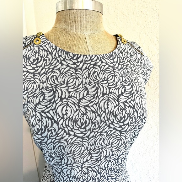 Pierri Dress Size 8 NWT Grey Sheath Dress with Zipper Accents Short Sleeves - Picture 3 of 16